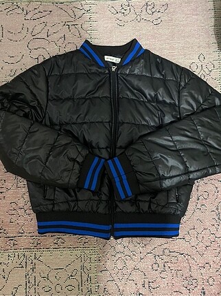 Siyah Şişme Crop Mont