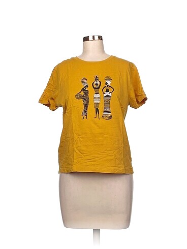 Mango T-shirt %70 İndirimli.