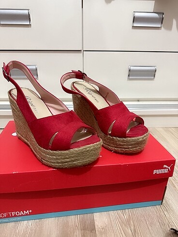 37 Beden kırmızı Renk Açık dolgu hasır ayakkabı
