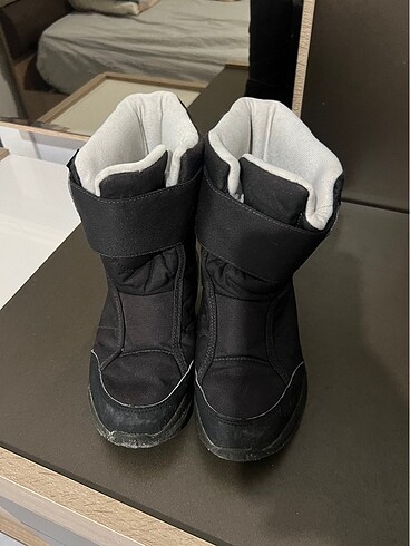 Decathlon Çocuk kar botu