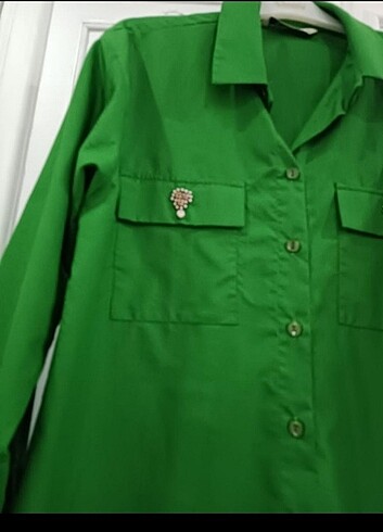 Zümrüt yeşili gömlek 