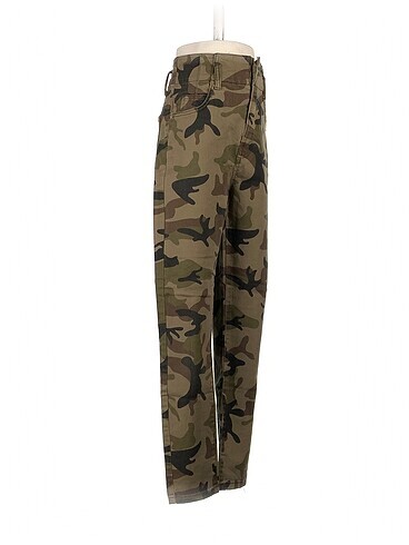 Bershka Bershka Kumaş Pantolon %70 İndirimli.