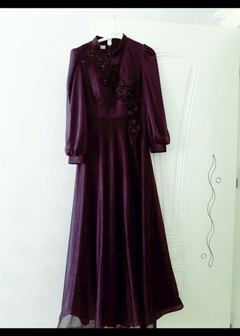 Mor Uzun Abiye Elbise Yüksek Yakalı Nakışlı - Görsel 3