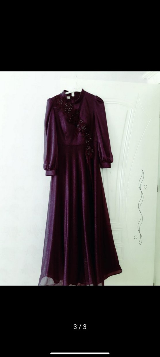 Mor Uzun Abiye Elbise Yüksek Yakalı Nakışlı - Görsel 3