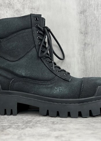 Balenciaga Strike bot