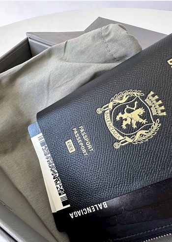 Balenciaga deri Passport Phone Wallet - Görsel 5