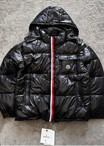 Moncler ürünü