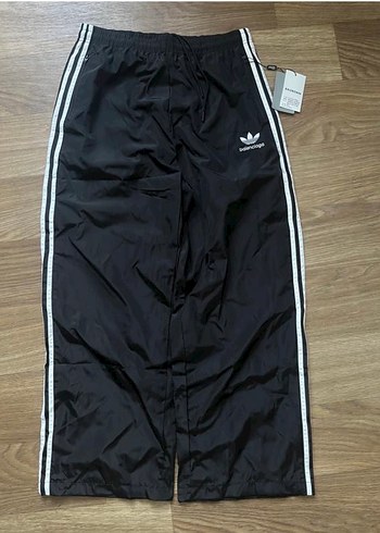 Balenciaga ürünü