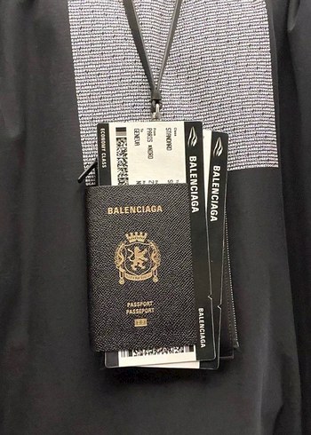Balenciaga ürünü