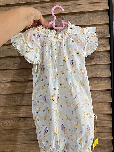 Kızıma hediye geldi ama yaşı uymadığı için giyemedi e bebekten a