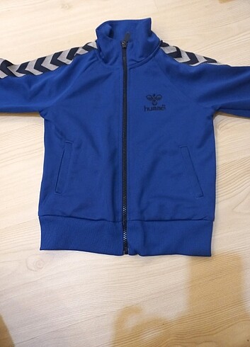 Hummel eşofman üstü