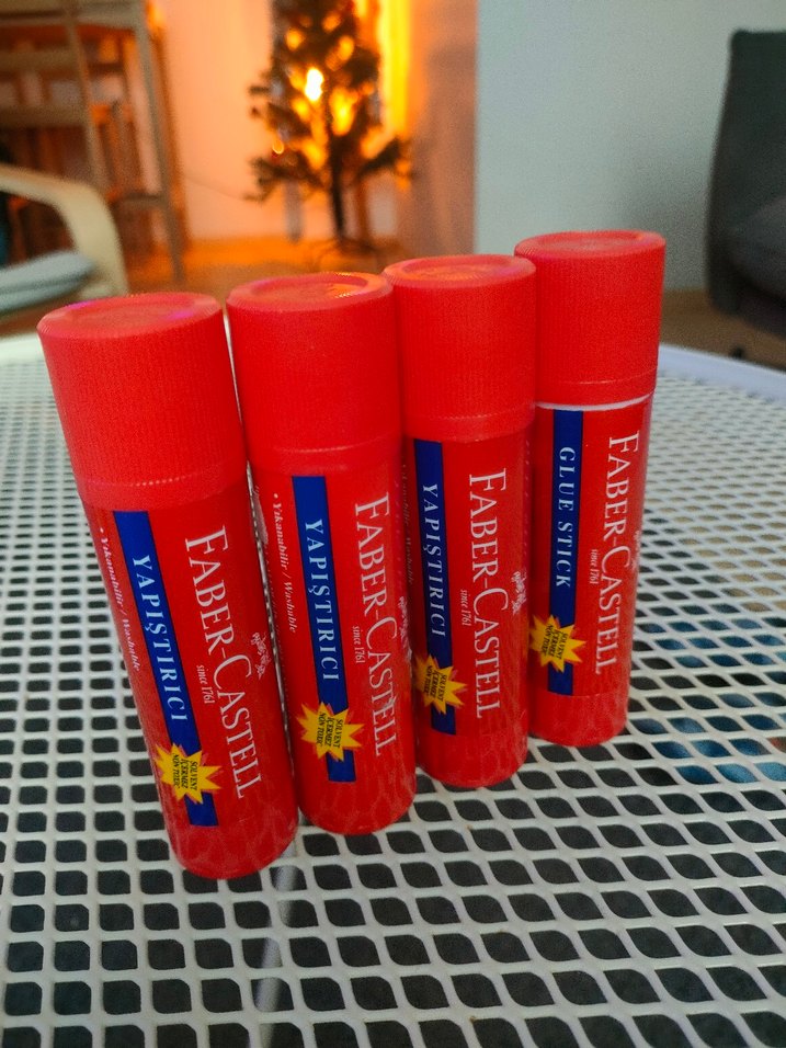 Faber-Castell Kırmızı Yapıştırıcı Stick 4'lü - Görsel 2