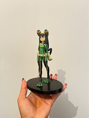 My gero academia tsuyu asui figür
