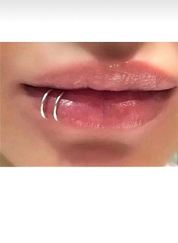 Deliksiz sahte piercing