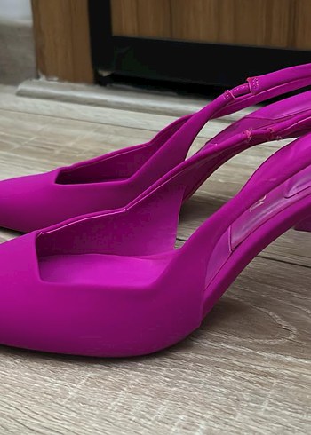 Zara Pembe Tokalı Stiletto Kadın Ayakkabı