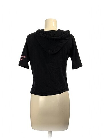 m Beden Noa&Noa T-shirt %70 İndirimli.