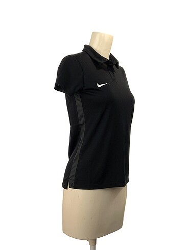 Nike Nike T-shirt %70 İndirimli.