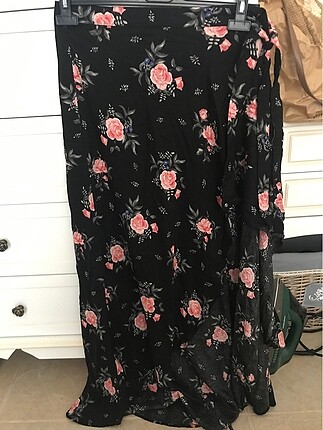 H&M H&M Çiçekli Siyah Anvelop Etek