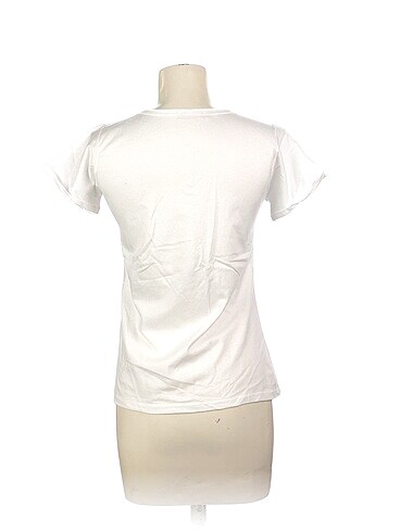 s Beden PreLoved T-shirt %70 İndirimli.