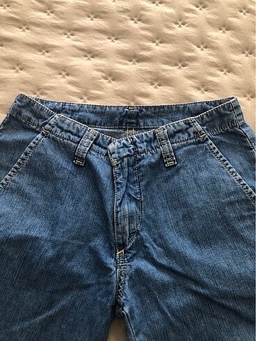 26 Beden mavi Renk Levis jean kapri