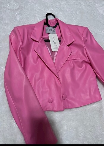Düğmeli Pembe Deri Mini Ceket