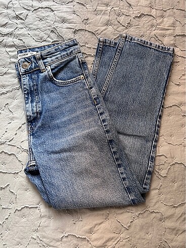 MOM JEAN