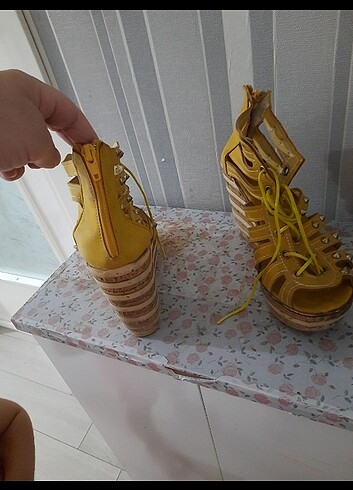 37 Beden altın Renk Dolgu topuk sandalet 