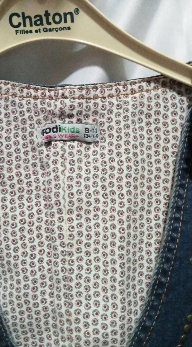 Kısa Kesim Düğmeli çocuk Kot Yelek - Görsel 3