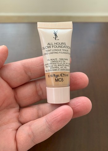 YSL All Hours Glow Fondöte - Görsel 4