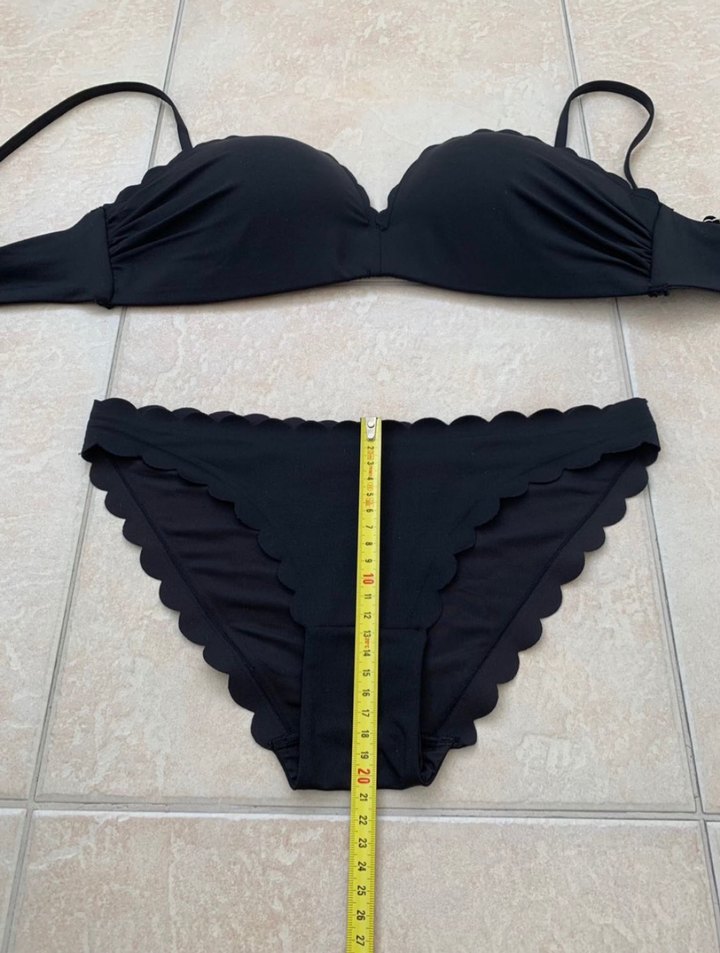Siyah Dalgalı Kenarlı Push-Up Bikini Takımı — görsel 8/10
