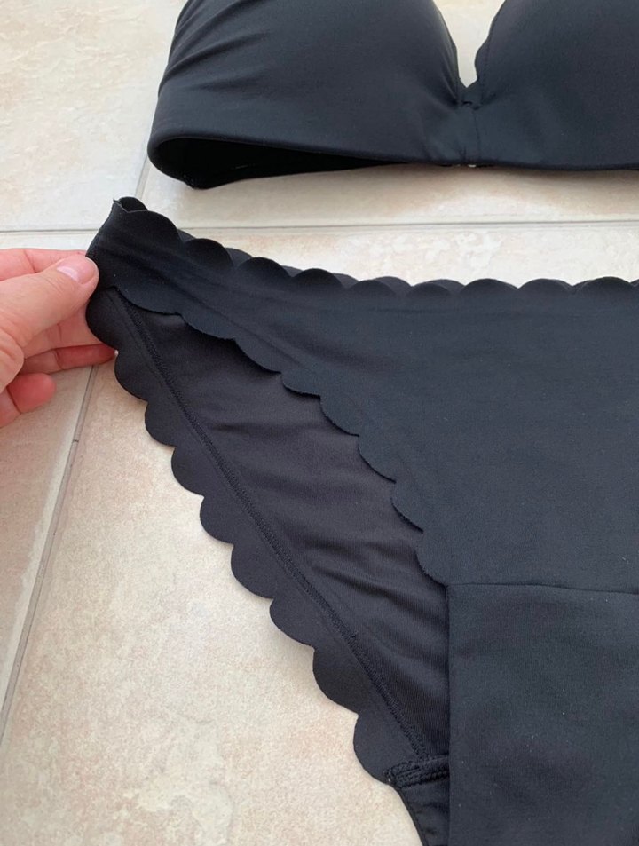 Siyah Dalgalı Kenarlı Push-Up Bikini Takımı — görsel 3/10