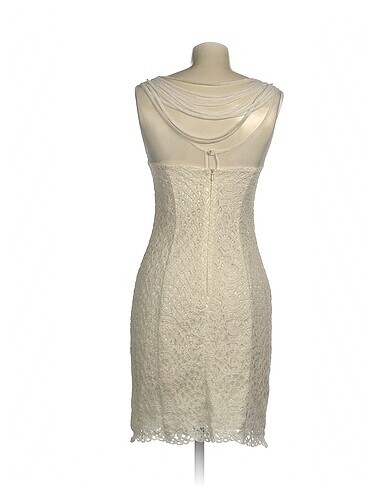 38 Beden PreLoved Kısa Elbise %70 İndirimli.