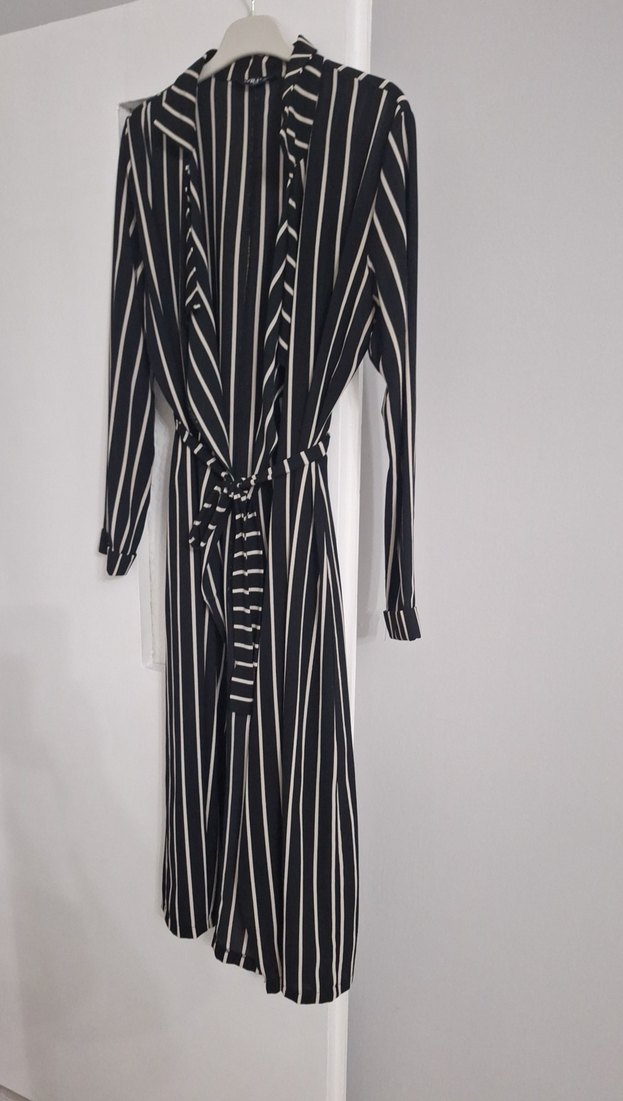 Siyah Beyaz Çizgili Uzun Kadın Elbise - Görsel 2