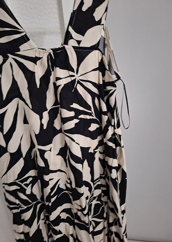 V Yaka Desenli Uzun Askılı Elbise - Görsel 3