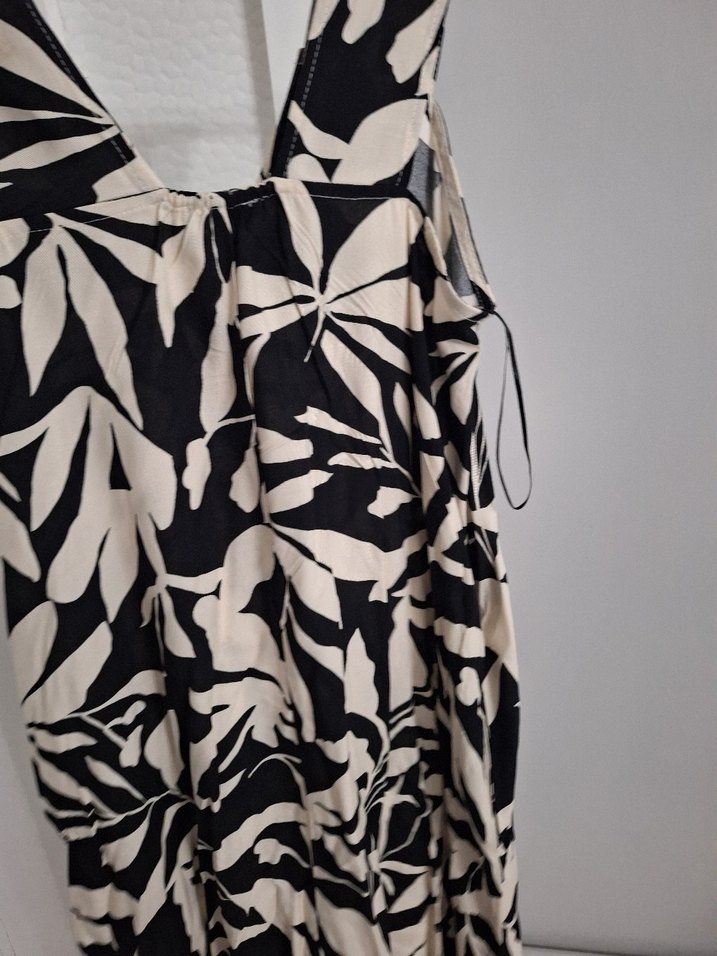 V Yaka Desenli Uzun Askılı Elbise - Görsel 3