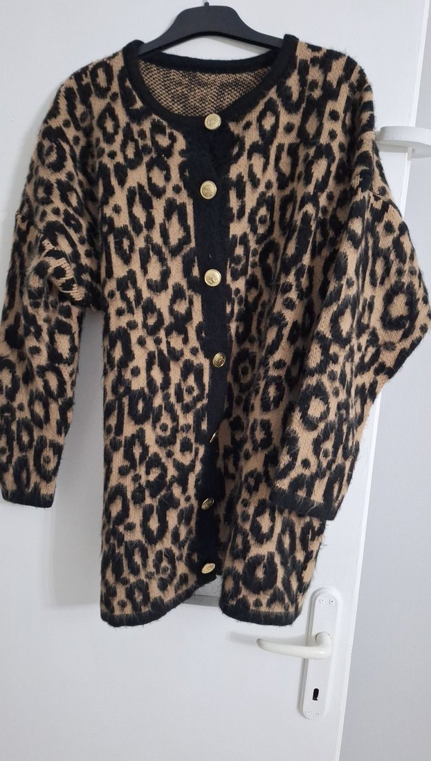 Düğmeli Leopar Desenli Kadın Hırka - Görsel 2