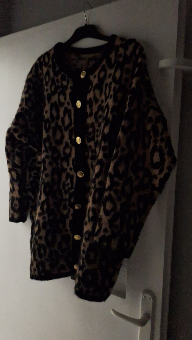 Düğmeli Leopar Desenli Kadın Hırka - Görsel 4