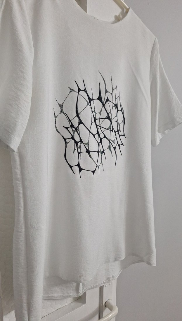 Beyaz Baskılı Kısa Kollu Kadın Tişört - Görsel 2