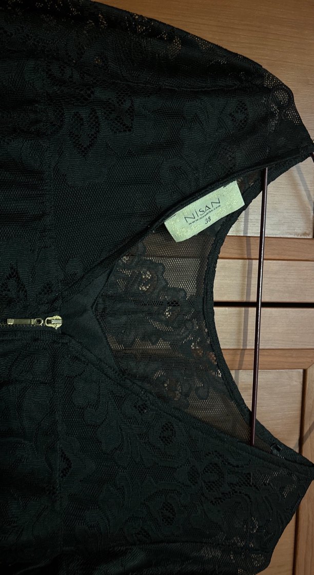 Siyah Dantel Detaylı diz üstü şifon  Elbise - Görsel 3