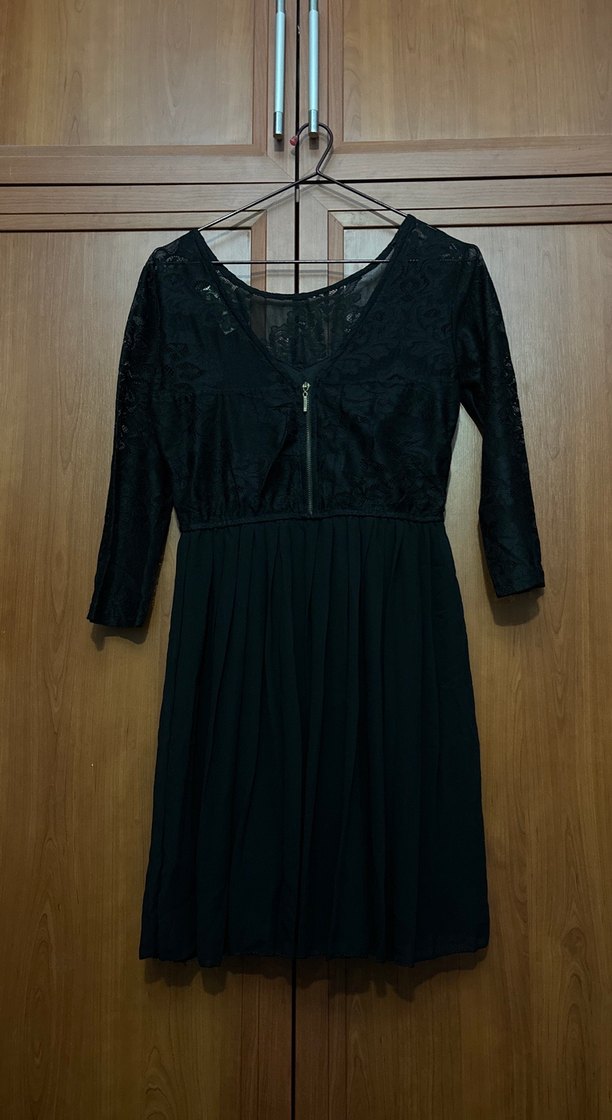 Siyah Dantel Detaylı diz üstü şifon  Elbise - Görsel 2