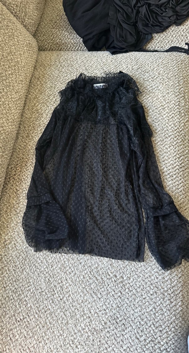 Uzun Kollu Siyah Gotik Fırfırlı Bluz - Görsel 3