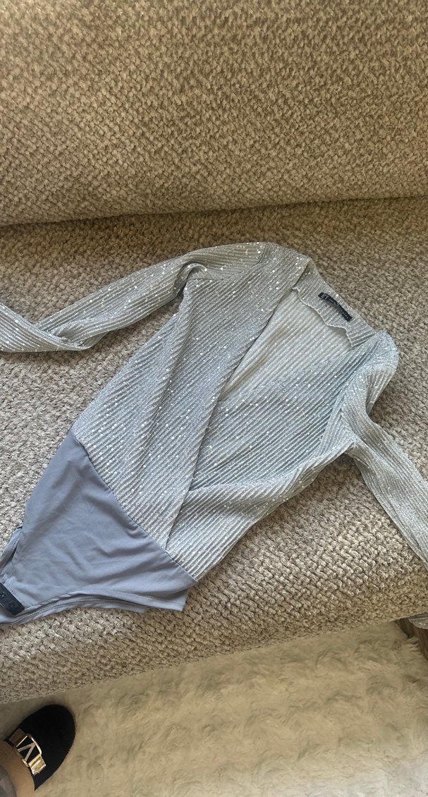 Gri V-Yaka Triko Uzun Kollu Bluz Body - Görsel 4