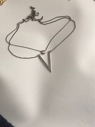 Accessorize Gümüş rengi v şeklinde kolye