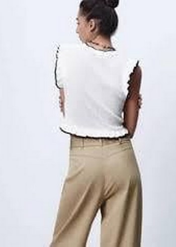 Zara Fırfırlı Beyaz Kısa Kollu Triko Bluz - Görsel 2