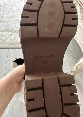 Stradivarius Bej Kadın Blok Topuklu Bot