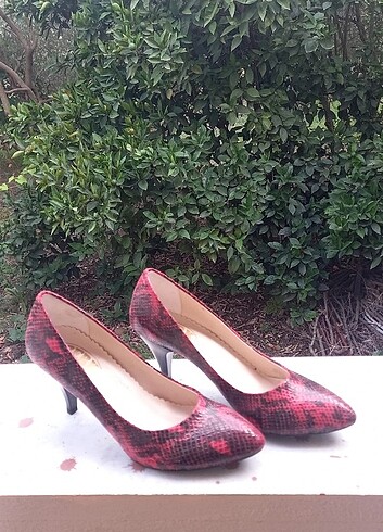 Diğer Yılan derisi stiletto