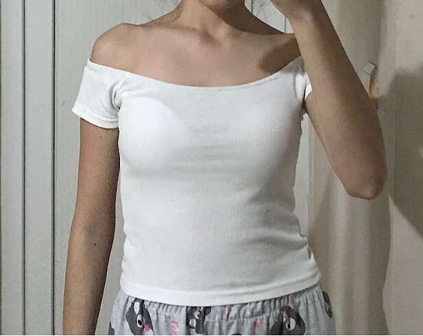 Madonna yaka crop
