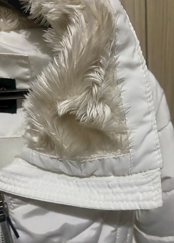 Kürk Detaylı Beyaz Kadın Kışlık Ceket - Görsel 5