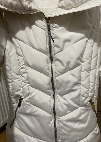 Kürk Detaylı Beyaz Kadın Kışlık Ceket - Görsel 4