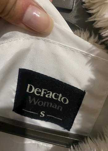 Kürk Detaylı Beyaz Kadın Kışlık Ceket - Görsel 3